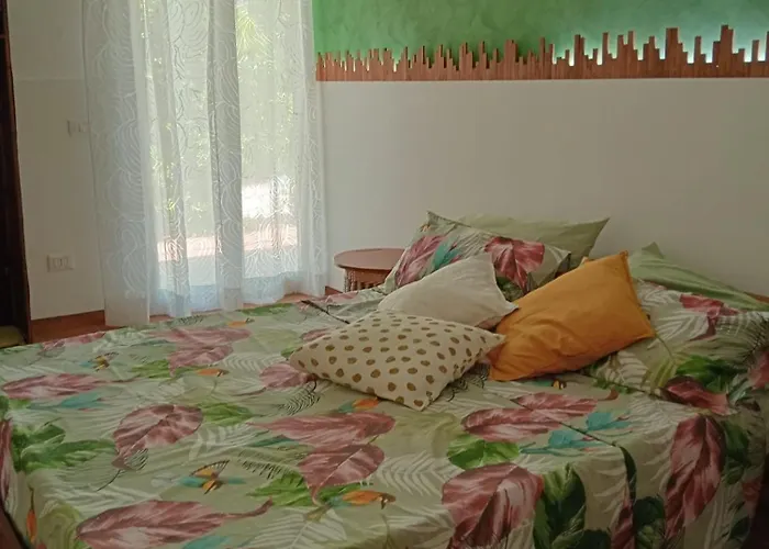 Amelie Гостевой дом Фондакелло
